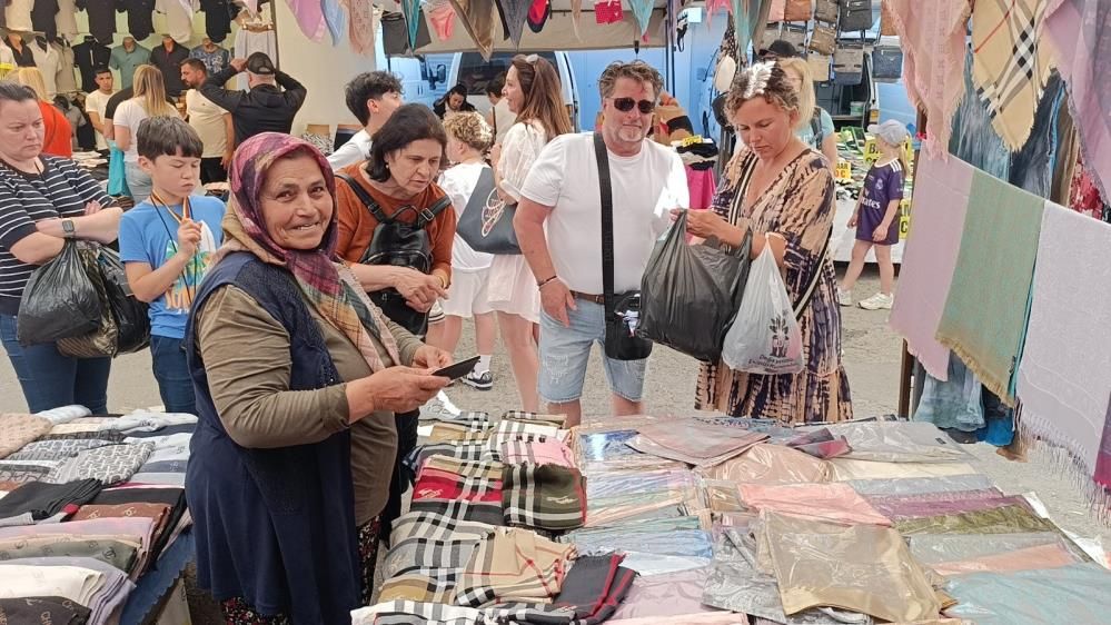 Manavgat Perşembe Pazarı’nda turist bereketi: Esnaf yeni sezondan umutlu 5