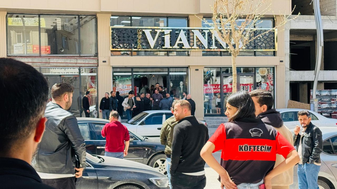 Van’da giyim mağazasında kanlı saldırı! 1 ölü, 3 yaralı 2