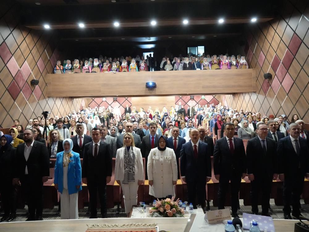 Kastamonu’da geçmişten geleceğe uzanan miras! Geleneksel Gelinlik ve Çeyizler Sergisi açıldı 5