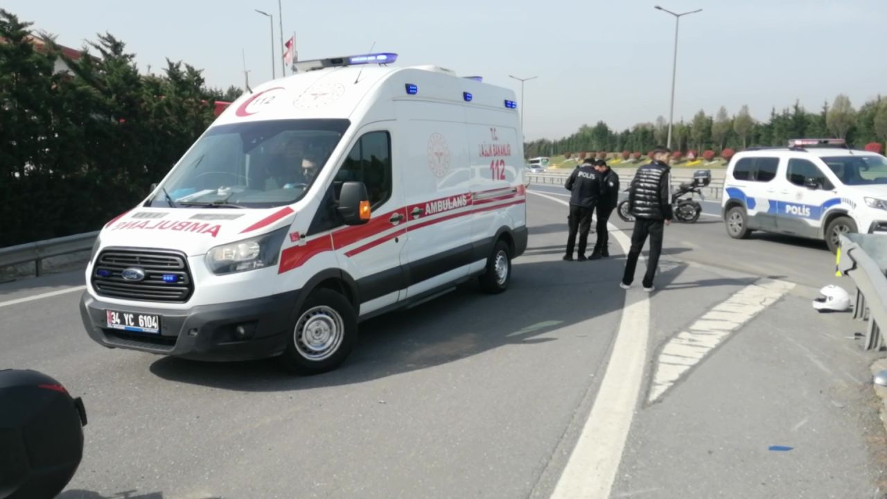 Kartal’da feci kaza! Otomobil ile motosiklet çarpıştı, 1 ağır yaralı 2