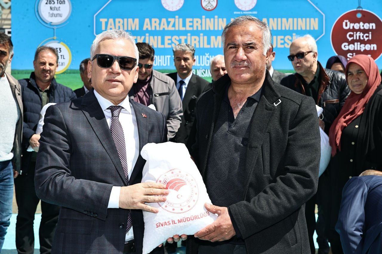 Sivas’ta çiftçilere dev destek: 285 ton nohut tohumu dağıtıldı 3
