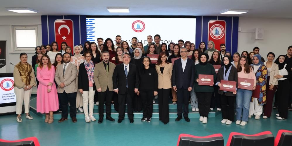 Zonguldak Bülent Ecevit Üniversitesi’nde STEM başarısı: 106 öğrenci sertifikalarını aldı 3