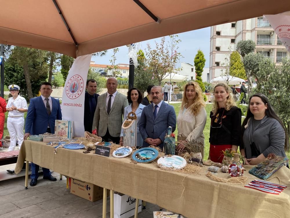 Ayvalık’ta “Kökler’den Balıkesir’e” projesi: Öğrenciler çevre ve deniz temalı eserleriyle parladı 3