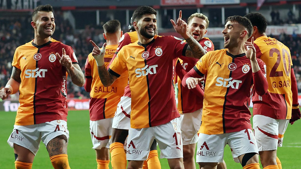 Serhat Akın Fenerbahçelilere acı haberi verdi: "Galatasaray Eyüpspor'u yenerse şampiyonluk yarışı biter! Bu takımı nasıl durdurabilirsin ki?" 6