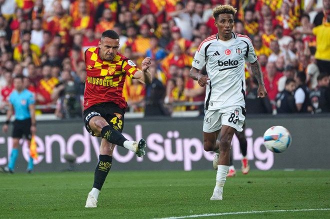 Sergen Yalçın'dan Beşiktaşlıları kahreden tespit: Taraftar yandı 1