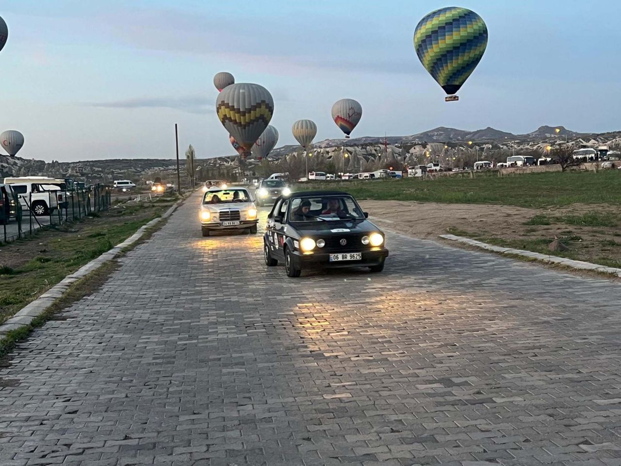 Klasik otomobil tutkunları Kapadokya'da buluştu 3