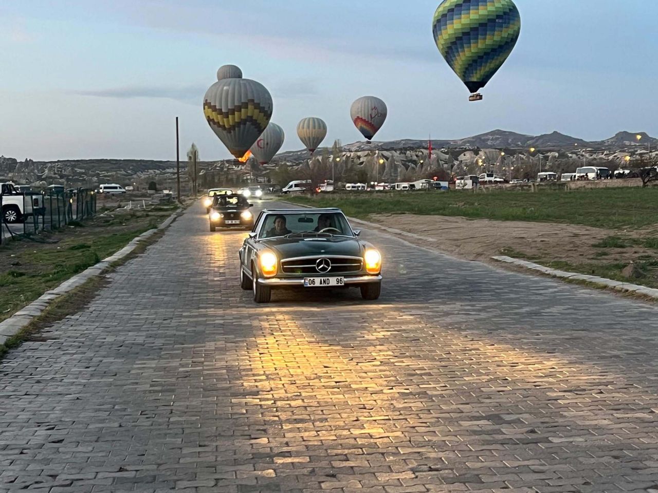 Klasik otomobil tutkunları Kapadokya'da buluştu 7