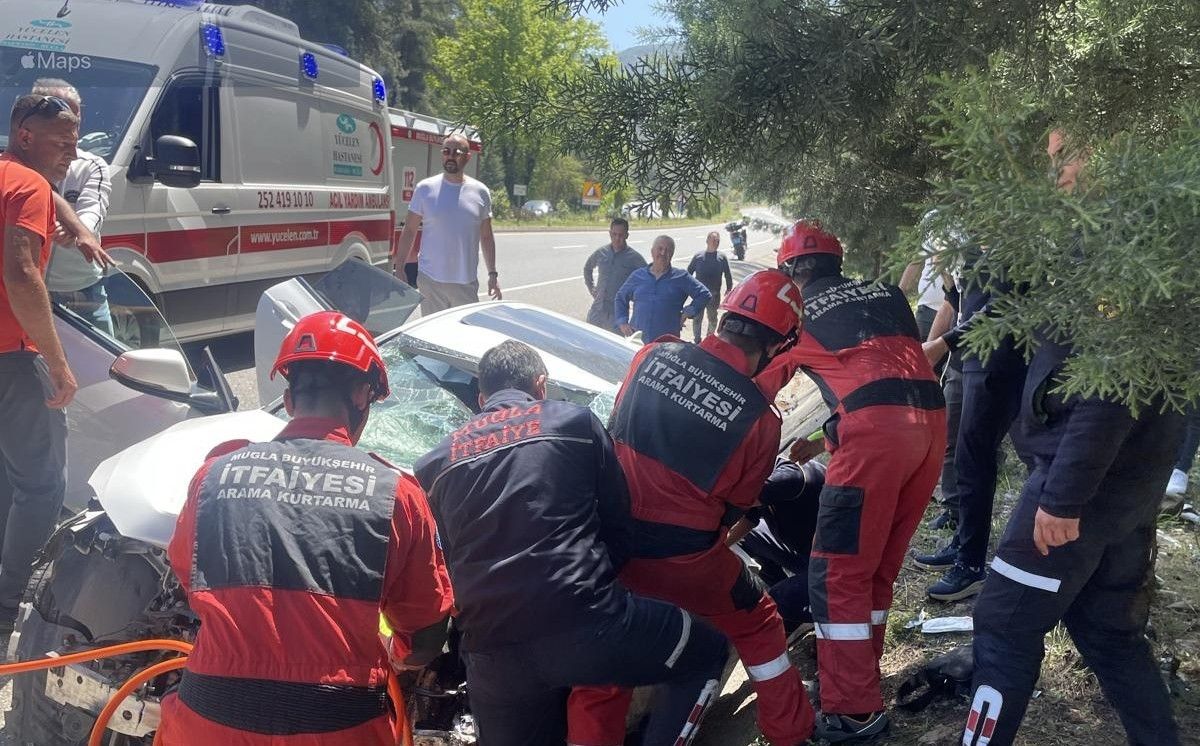 Marmaris'te karayolu savaş alanına döndü: 1 ölü, 4 yaralı 5