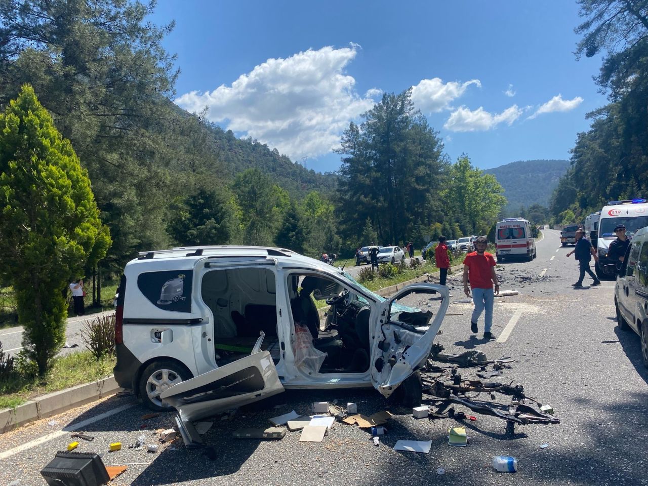 Marmaris'te karayolu savaş alanına döndü: 1 ölü, 4 yaralı 4