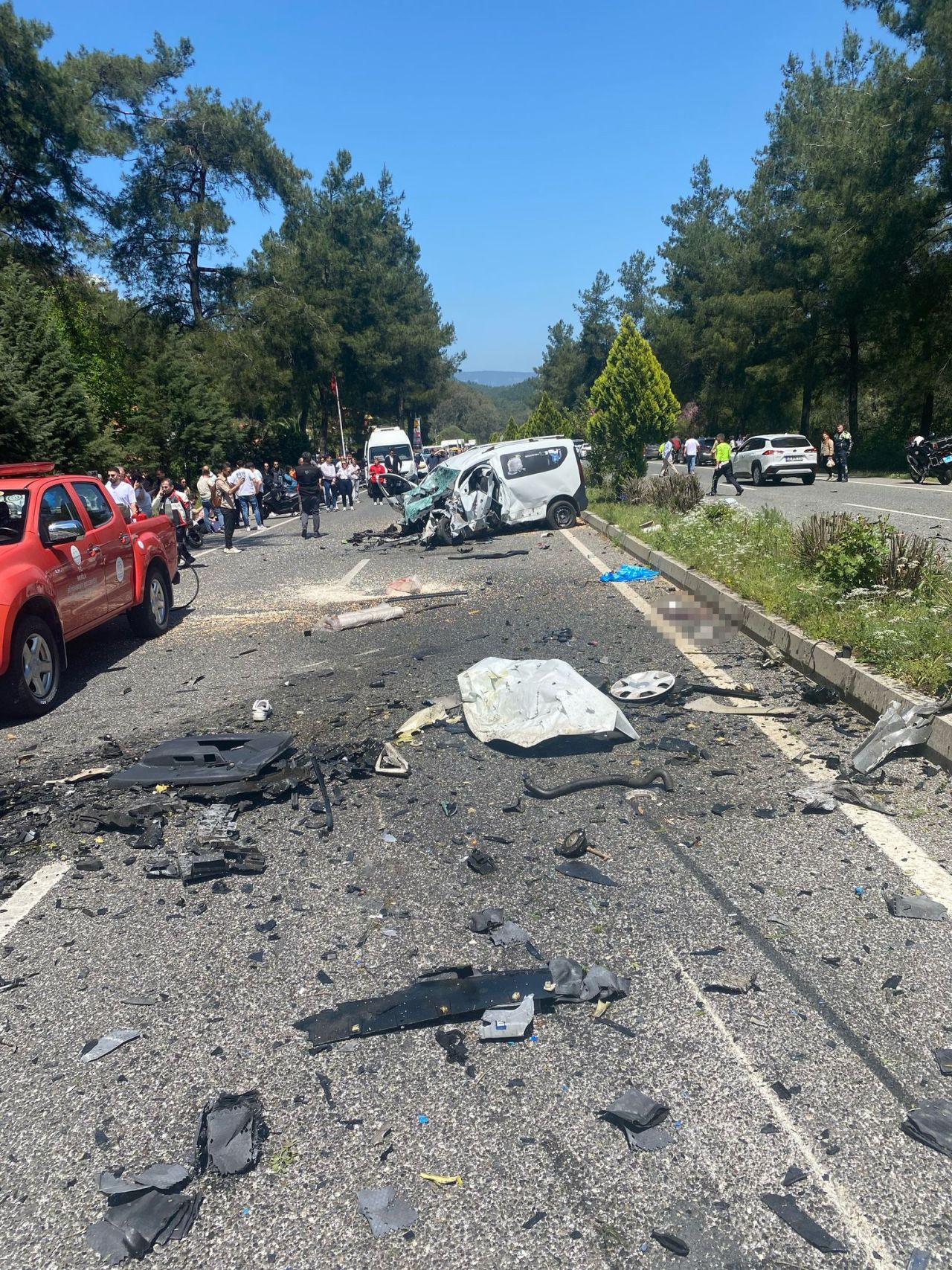 Marmaris'te karayolu savaş alanına döndü: 1 ölü, 4 yaralı 3