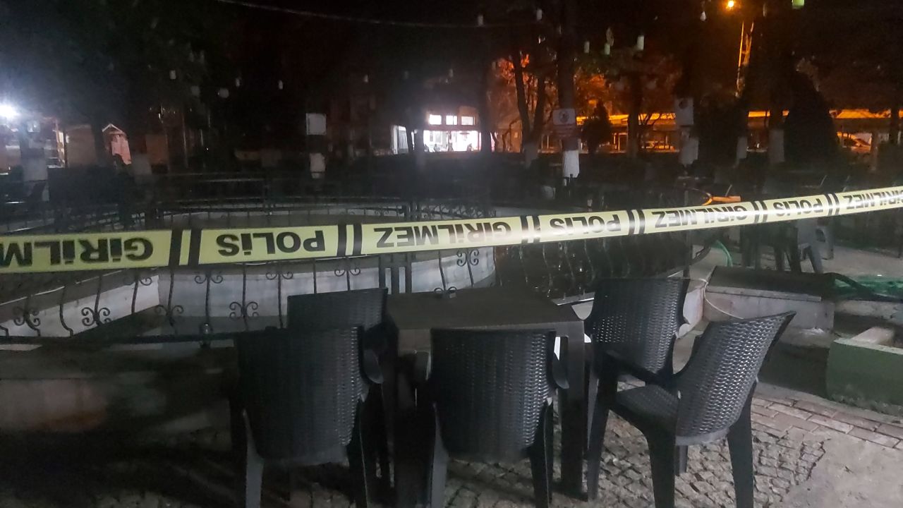Kırklareli’de dehşet anları! Süs havuzunda elektriğe kapılan 1’i çocuk 4 kişi ağır yaralandı 1