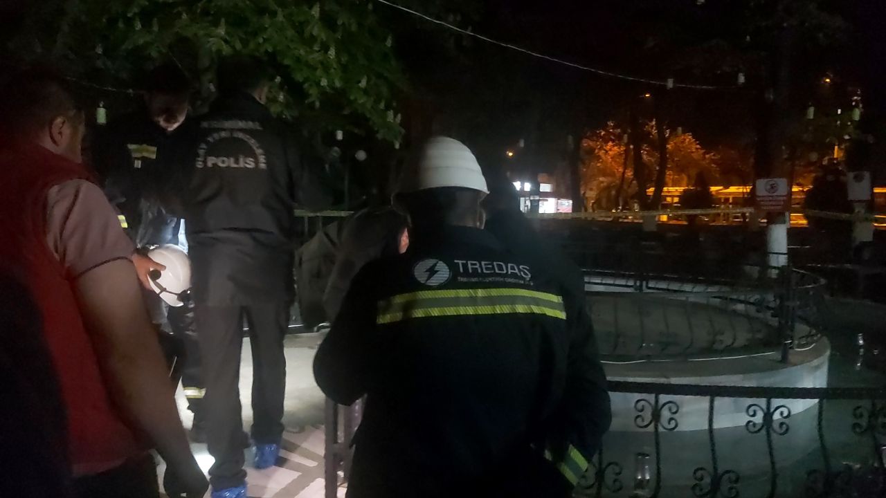 Kırklareli’de dehşet anları! Süs havuzunda elektriğe kapılan 1’i çocuk 4 kişi ağır yaralandı 6
