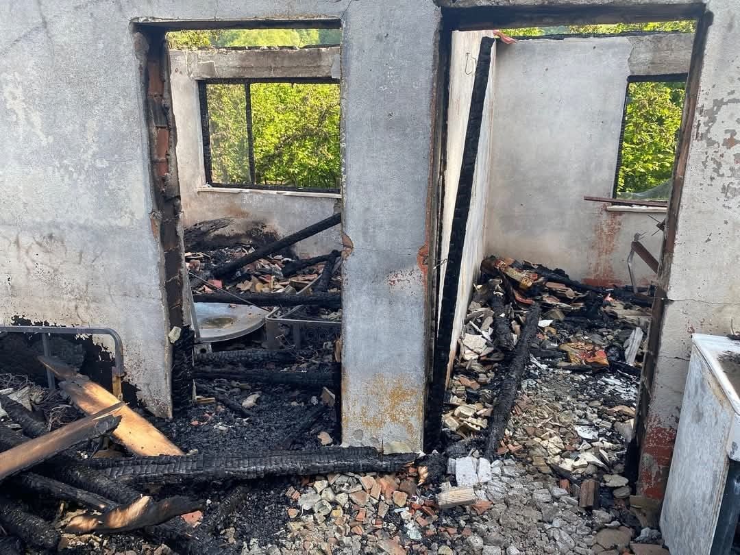 Sakarya’da korkutan yangın: Tek katlı ev küle döndü 3