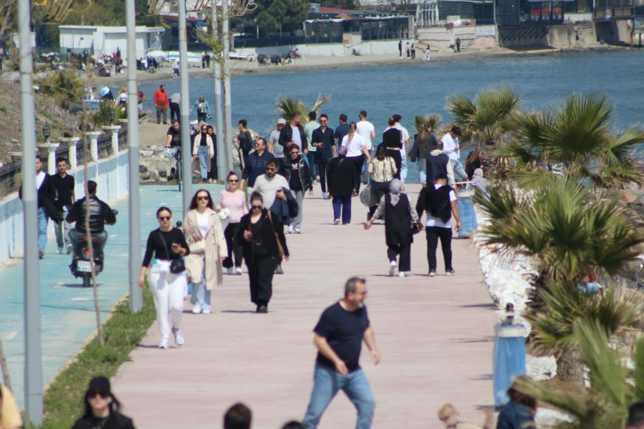 Tekirdağ’da bahar coşkusu: Alkaya Sahili dolup taştı 2
