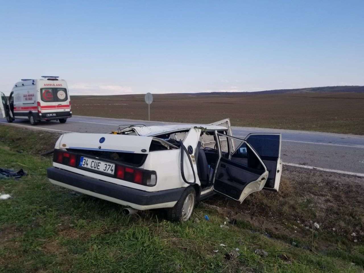 Çorum’da korkunç kaza: Otomobil takla attı, 4 kişi yaralandı 5