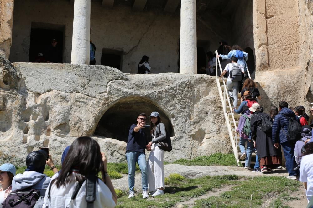 Eskişehir’de üniversite öğrencilerine tarihi Frig Vadileri gezisi 2