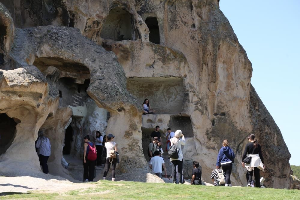 Eskişehir’de üniversite öğrencilerine tarihi Frig Vadileri gezisi 4