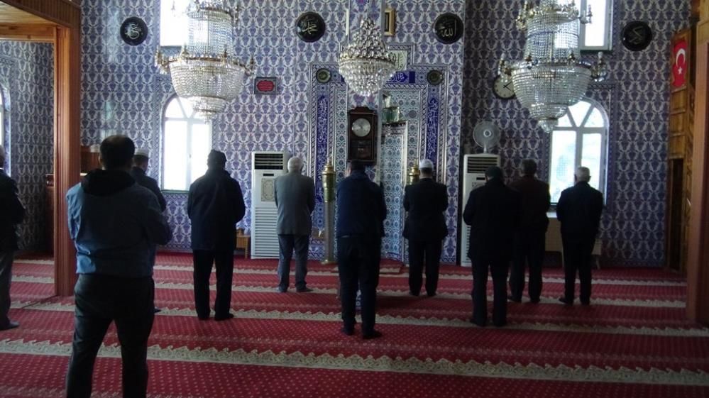Türkiye'de eşi benzeri yok... Artvin’in “Ayaklı Camisi”: Altından yol geçen mimari harika 2