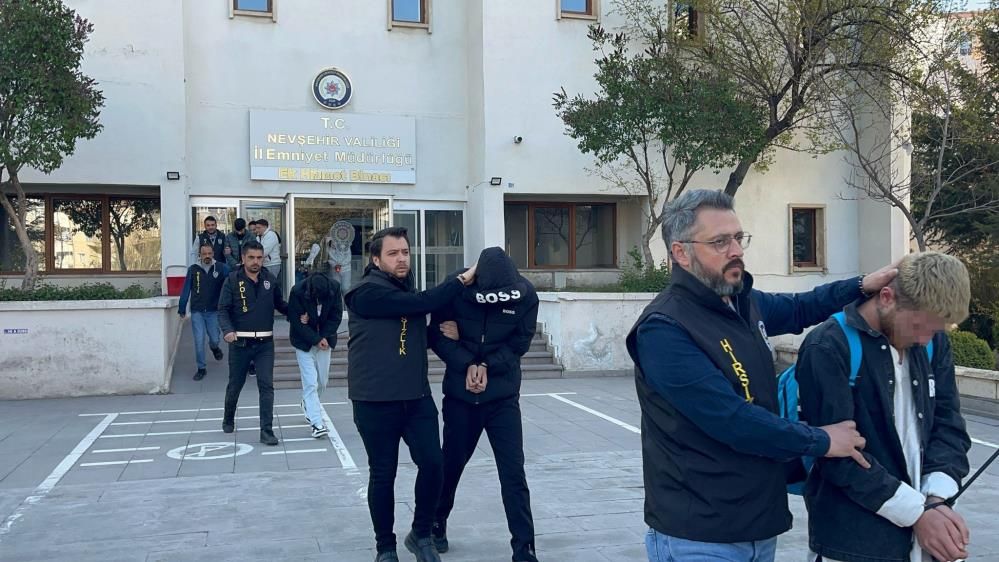 Nevşehir’de jigolo dolandırıcılığı çetesi çökertildi: 15 gözaltı 2