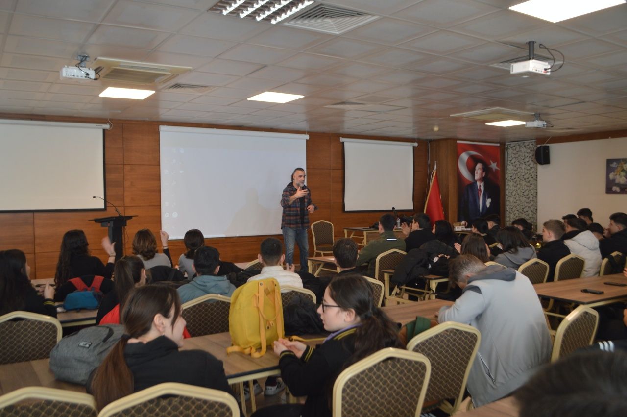 Ayvalık’ta turizm öğrencilerinden örnek proje: İşaret diliyle engeller kalkıyor 5