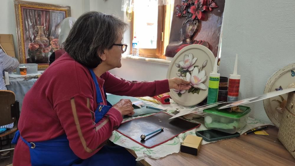 Düzce’de rölyef sanatı: Kağıtla üç boyutlu eserler hayat buluyor 3
