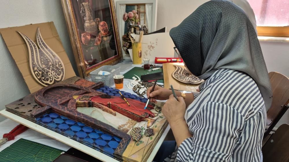 Düzce’de rölyef sanatı: Kağıtla üç boyutlu eserler hayat buluyor 10