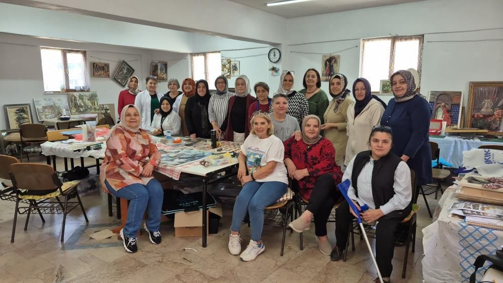Düzce’de rölyef sanatı: Kağıtla üç boyutlu eserler hayat buluyor 5
