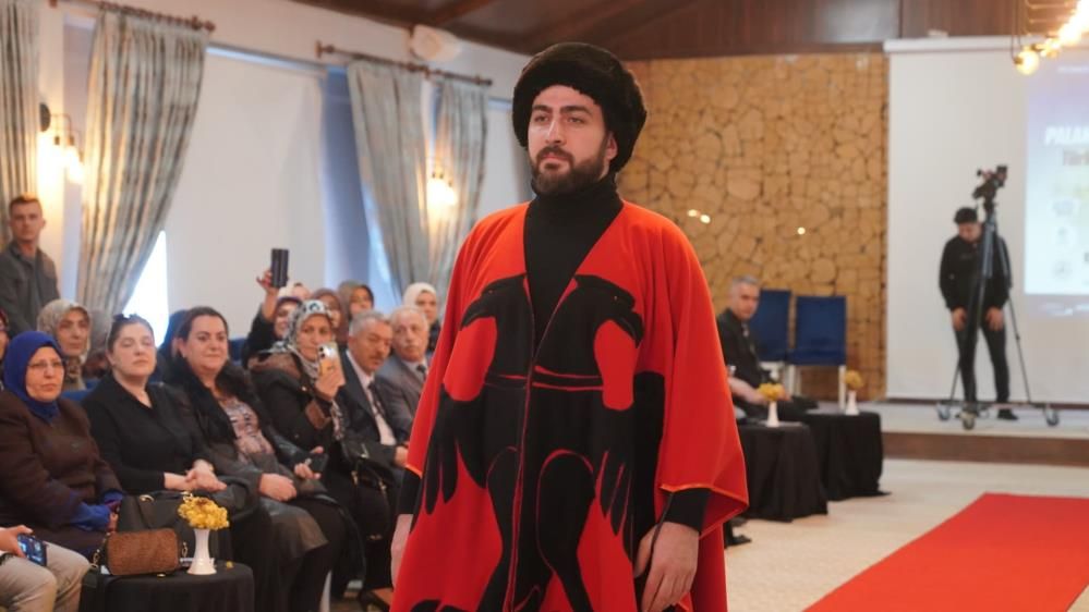 Palandöken’in eteğinde Türk motifleri defilesi görsel şölen sundu 5