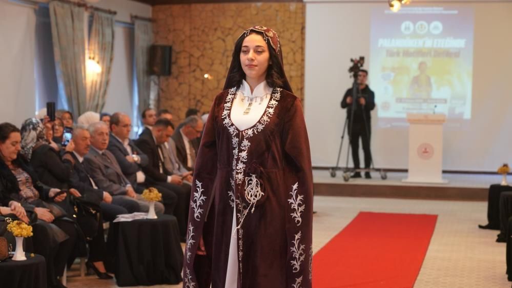 Palandöken’in eteğinde Türk motifleri defilesi görsel şölen sundu 13