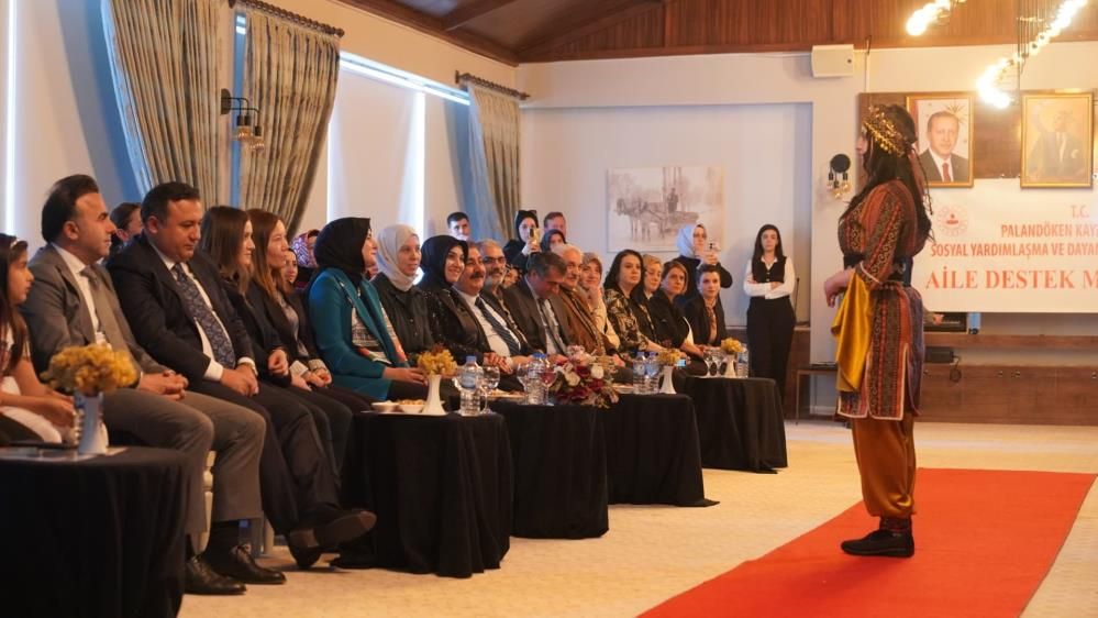 Palandöken’in eteğinde Türk motifleri defilesi görsel şölen sundu 10