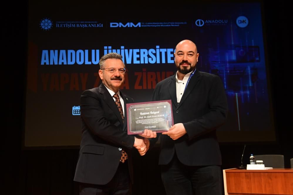 Eskişehir’de yapay zekâ zirvesi: Geleceğin teknolojisi masaya yatırıldı 4