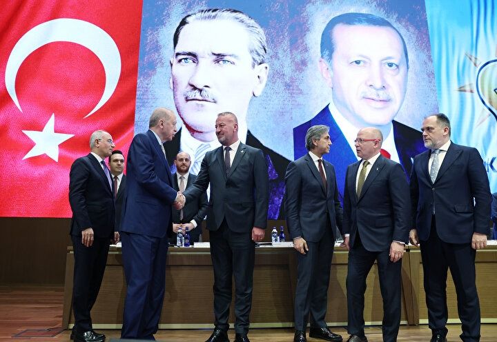 İYİ Parti'den istifa eden belediye başkanları AK Parti'ye katıldı! Rozetlerini Erdoğan taktı! 1