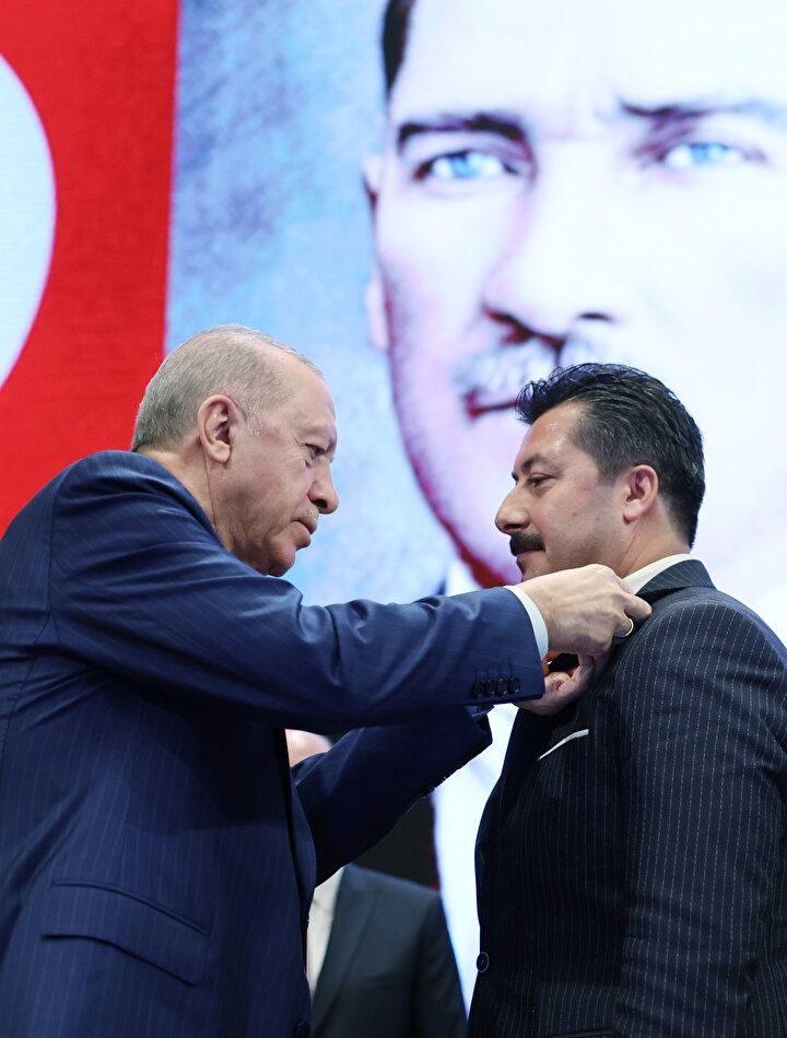 İYİ Parti'den istifa eden belediye başkanları AK Parti'ye katıldı! Rozetlerini Erdoğan taktı! 3