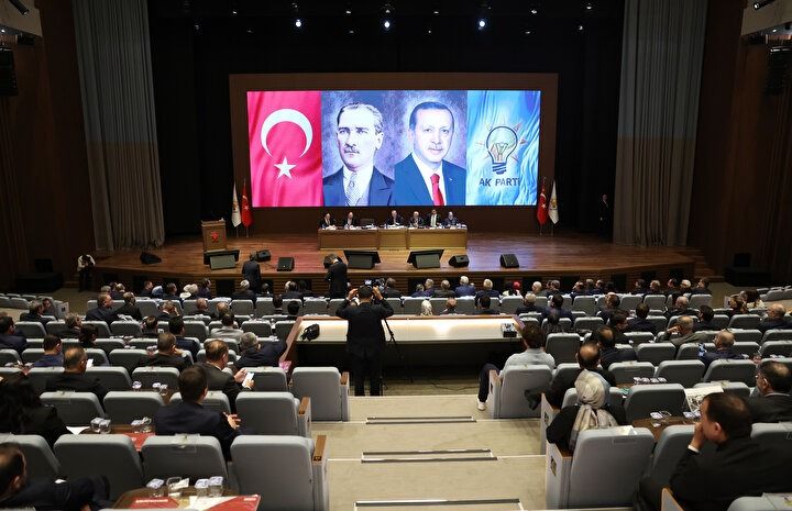 İYİ Parti'den istifa eden belediye başkanları AK Parti'ye katıldı! Rozetlerini Erdoğan taktı! 7
