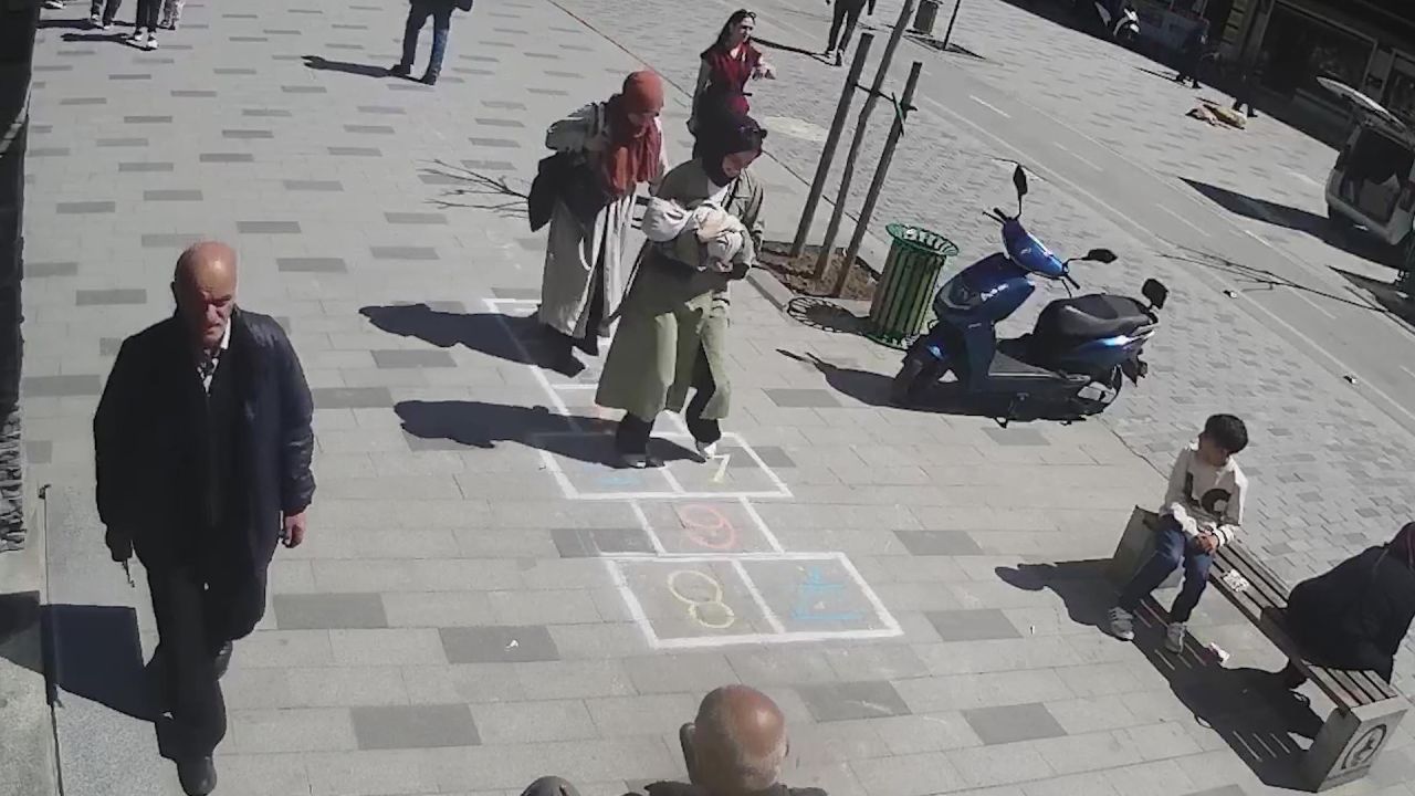 Düzce’de seksek coşkusu! Kaldırımlarda çocukluk anıları canlandı 4