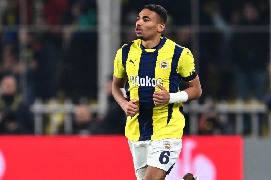 Fenerbahçe'de ipler tamamen koptu: 11 futbolcunun bileti kesildi! Sezon sonu yolcular 6