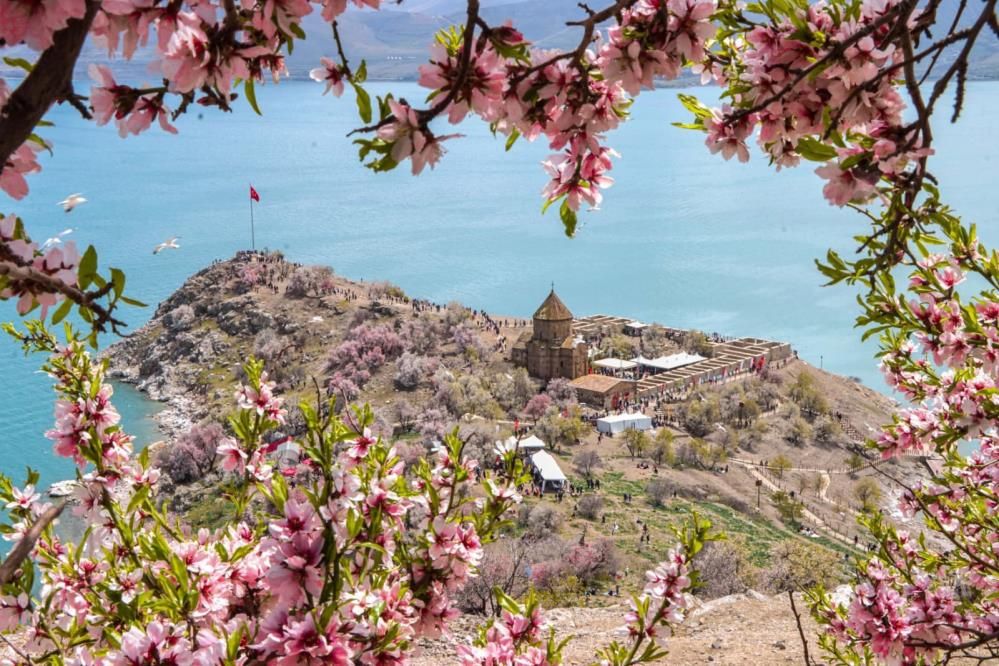 Akdamar Adası Badem Çiçeği Foto Safarisi’nde kazananlar belli oldu: Yahya Taşpınar zirvede! 2