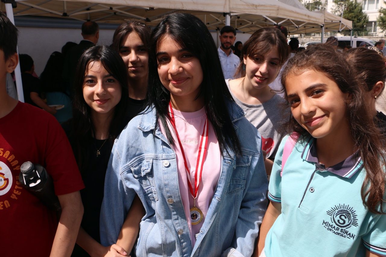 Diyarbakır’da anlamlı dayanışma! Mimar Sinan Ortaokulu’ndan Filistinli çocuklara destek 2