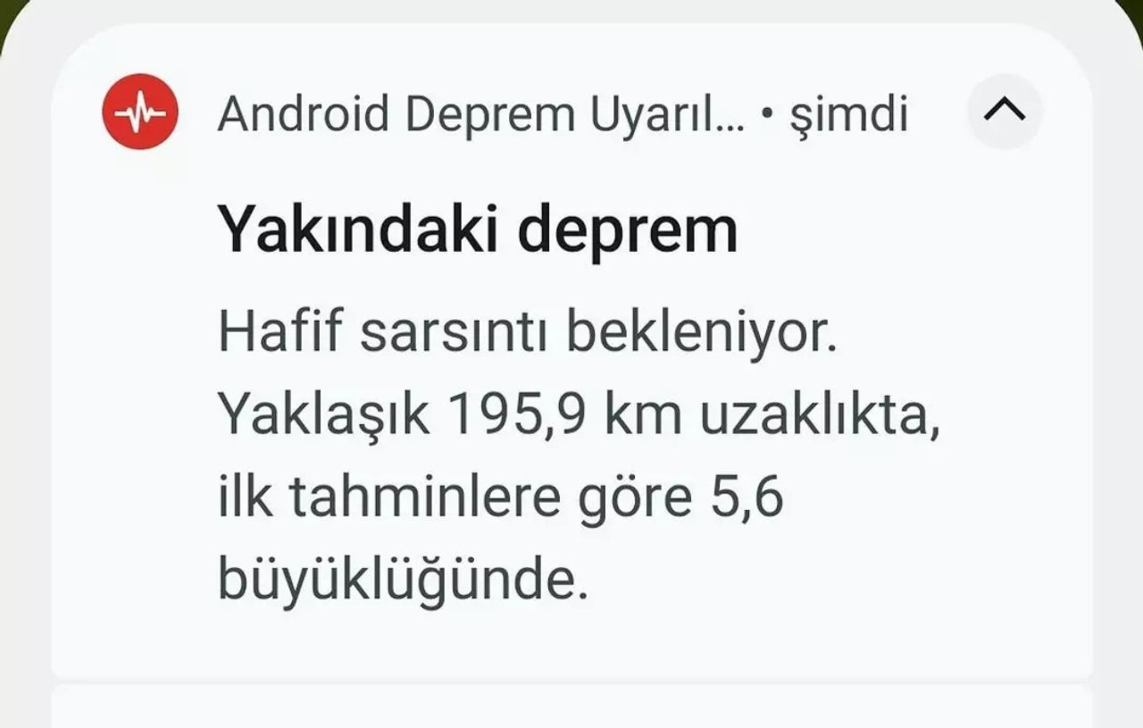 İstanbul depreminde kritik anlar! Telefonlara saniyeler önce uyarı geldi 6