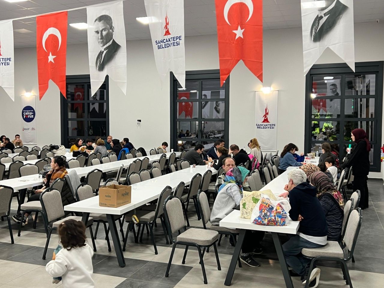Sancaktepe Belediyesi depremzedelerin yanında! Tesisler açıldı, sıcak ikramlar dağıtıldı 1