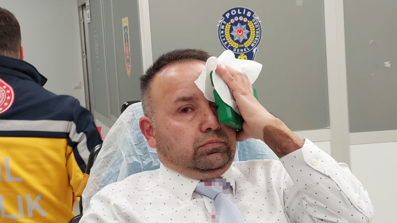 Samsun’da korkunç olay! Okuldan atılan öğrenci, nöbetçi öğretmene bıçakla saldırdı 2