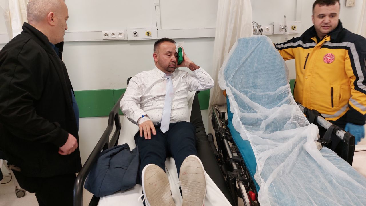 Samsun’da korkunç olay! Okuldan atılan öğrenci, nöbetçi öğretmene bıçakla saldırdı 3