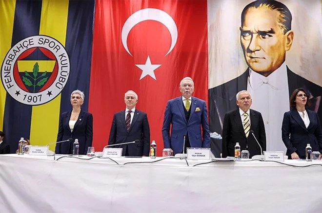 Fenerbahçe'nin kritik toplantısından bomba gelişme: Sürpriz başkan adayı! Alex, Hooijdonk, Anelka ve Appiah'ı transfer etmişti 4