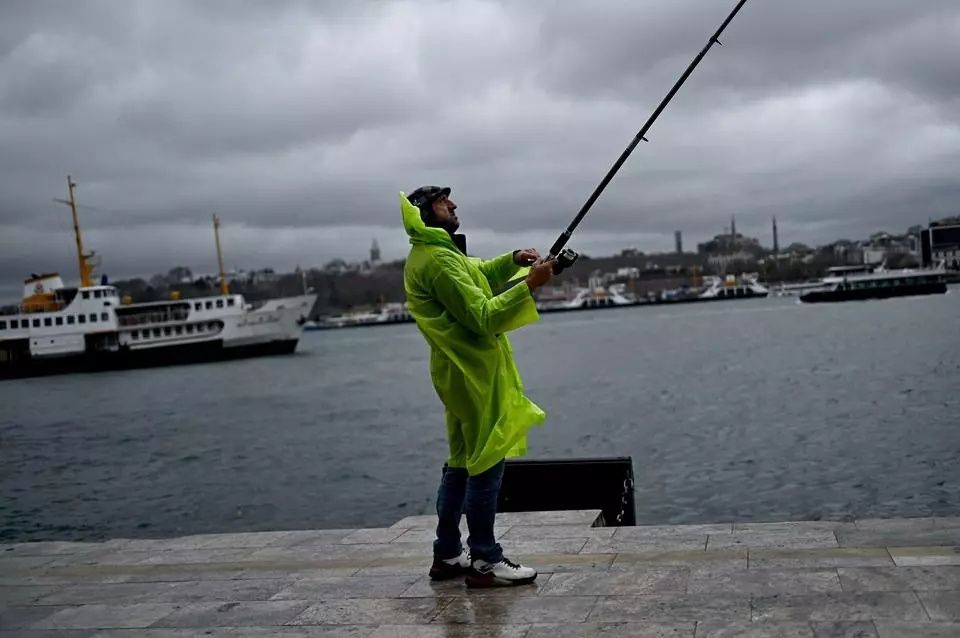 İstanbul’da bahar havası fırtınaya dönüyor! Meteoroloji'den hafta sonu uyarısı geldi... 1