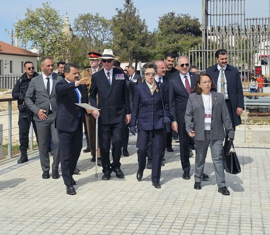 Kraliyet Prensesi Anne, Çanakkale’de Seddülbahir Kalesi’ni ziyaret etti 5