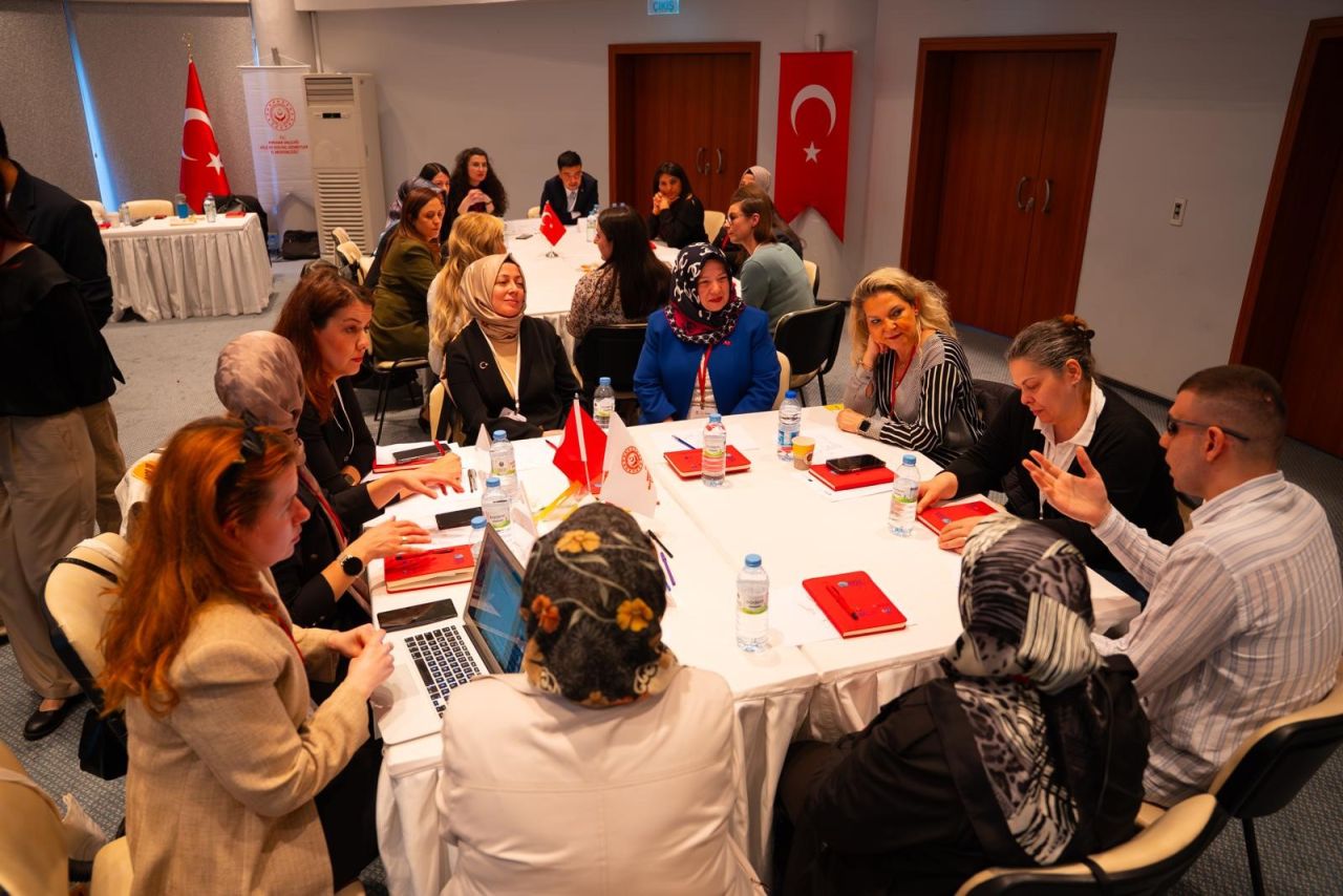 Şehit aileleri ve gaziler "Yas Süreci ve Yeniden Hayata Tutunmak" projesiyle buluştu 1