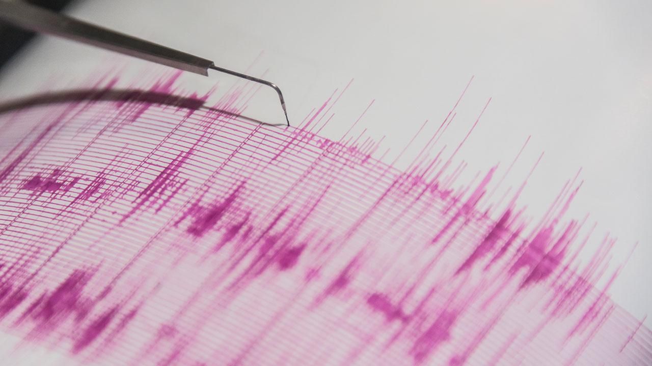 Ahmet Ercan’dan yürekleri ağıza getiren sözler: 4.3’lük deprem mide bulandırdı, uyumayacağım! 8