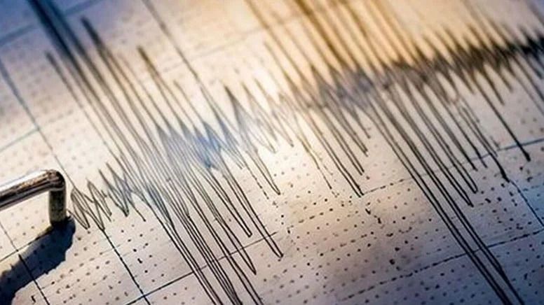 Ahmet Ercan’dan yürekleri ağıza getiren sözler: 4.3’lük deprem mide bulandırdı, uyumayacağım! 7