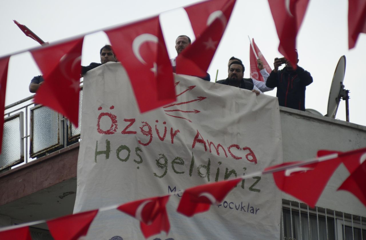 Özgür Özel siyaseti bırakacağını açıkladı, Milli Eğitim Bakanına hakaret etti 6