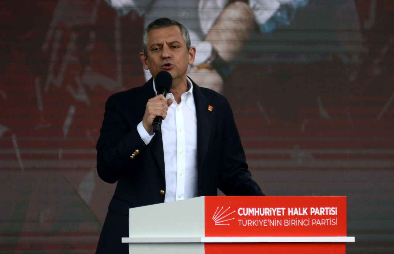Özgür Özel siyaseti bırakacağını açıkladı, Milli Eğitim Bakanına hakaret etti 3